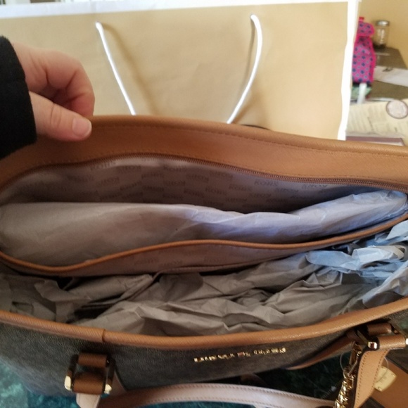 Michael Kors bag and wallet brand new - Picture 4 of 7